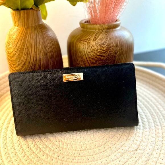 Kate Spade slim wallet - Picture 1 of 10